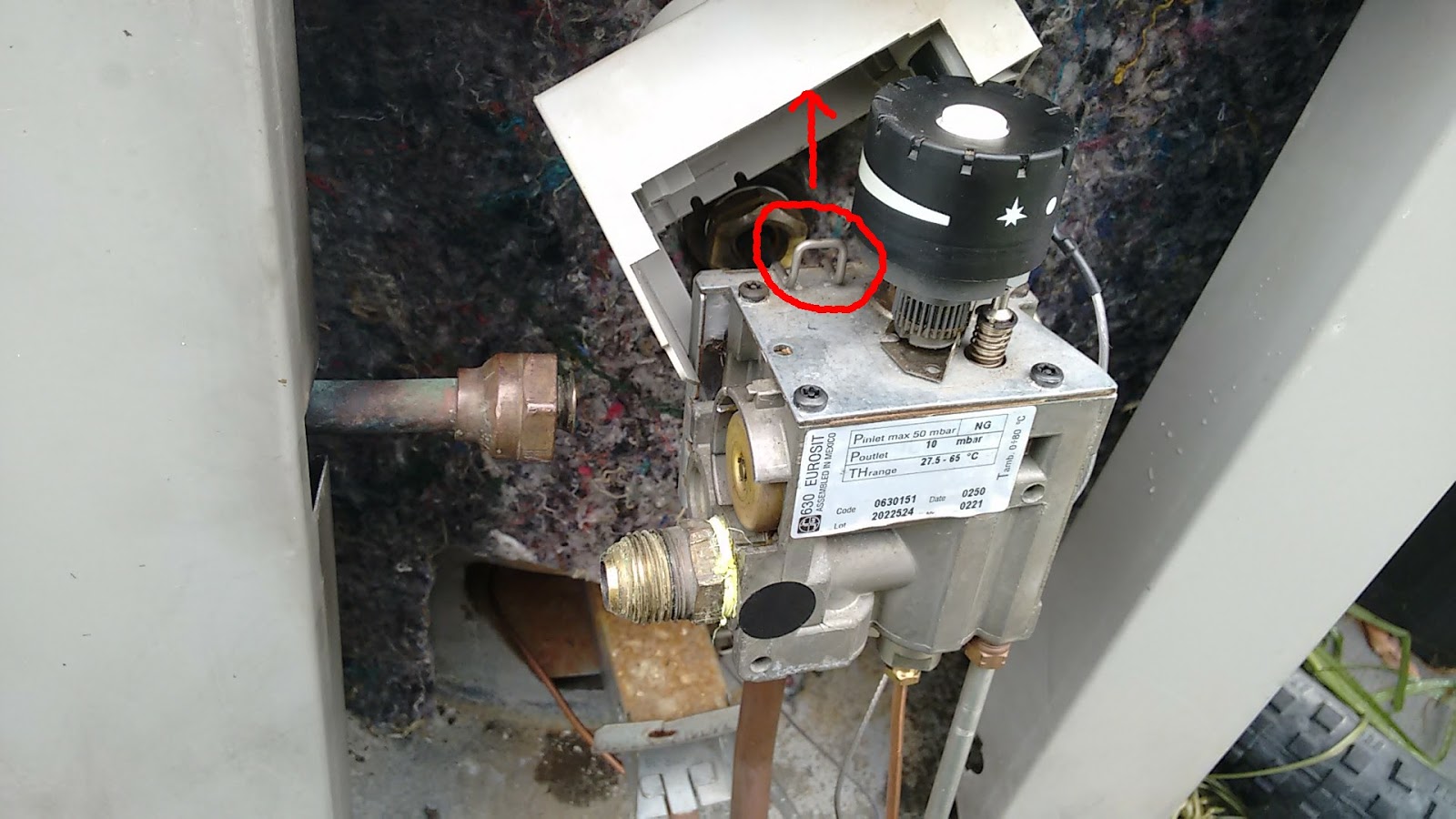 Fixed it Myself Rheem water heater Pilot Light won't stay lit