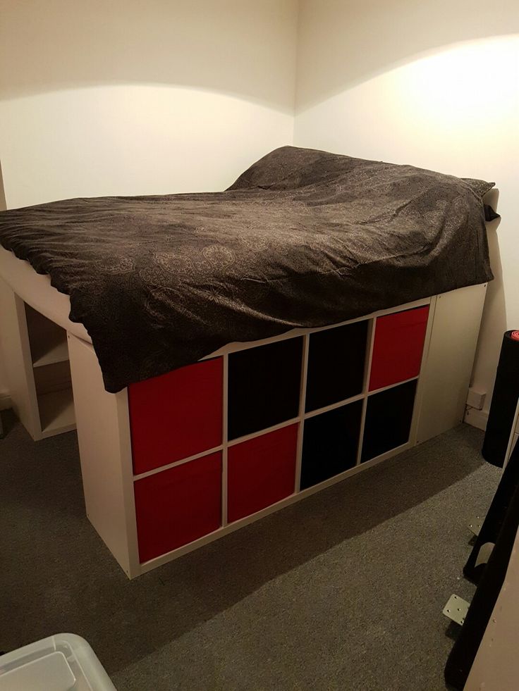 Ikea Kallax under bed storage solution. Drona material