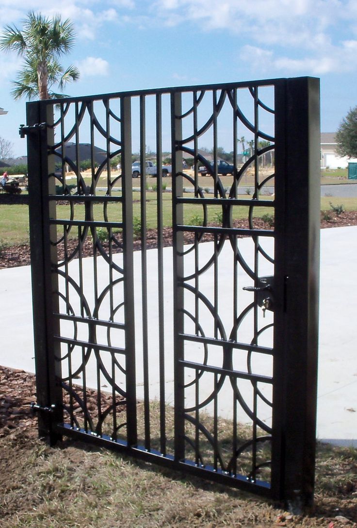 How Do You Cover A Metal Gate For Privacy All