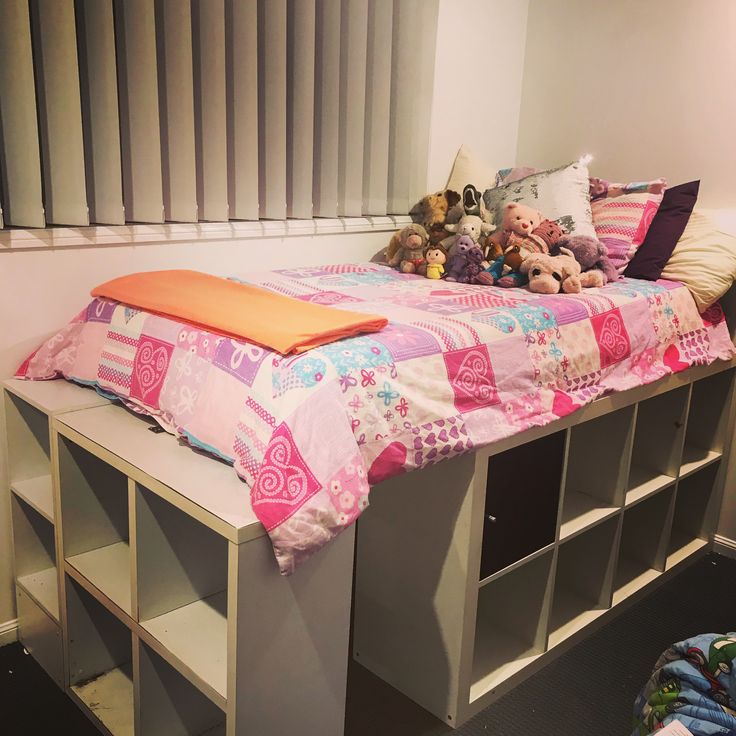 DIY Cube Furniture Kids Platform Bed with Cubby! Diy