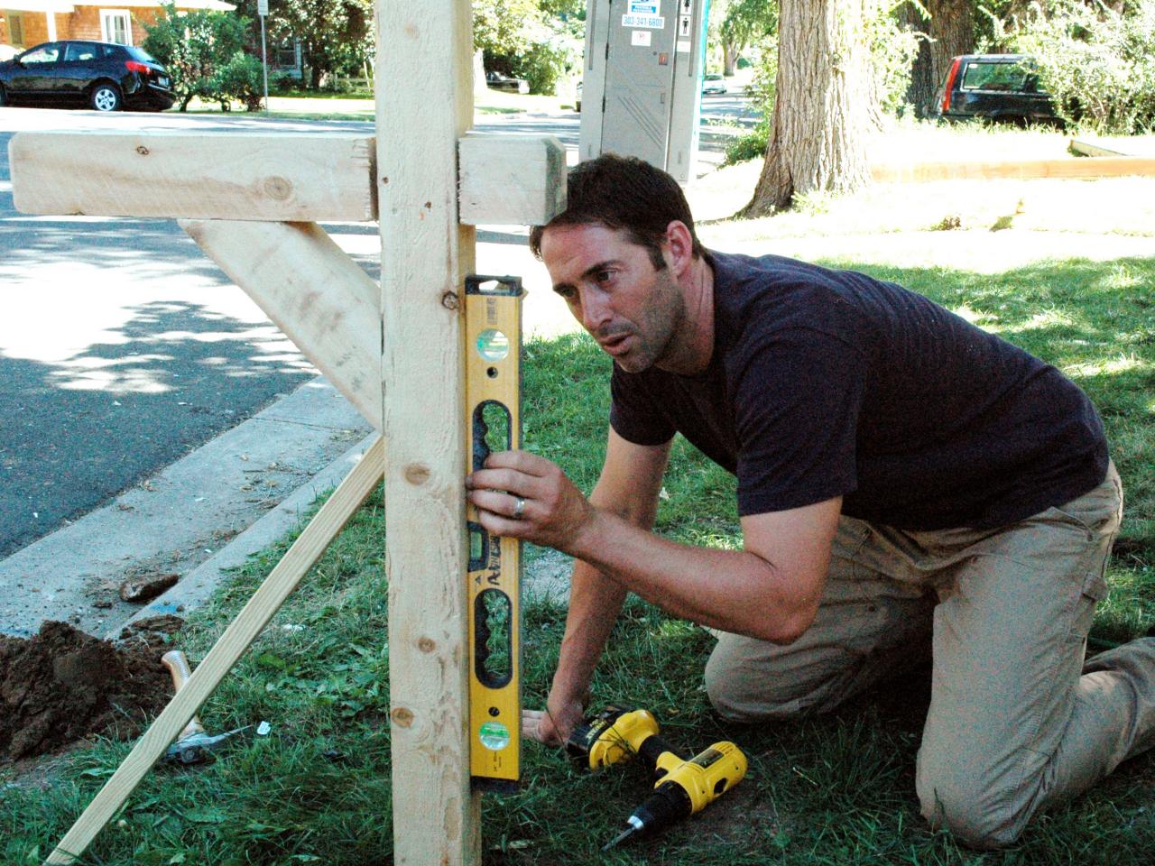 How to Install a Post and Mailbox howtos DIY