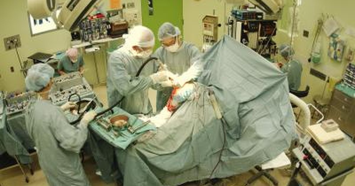 How to Remove Scar Tissue From the Knee After Surgery
