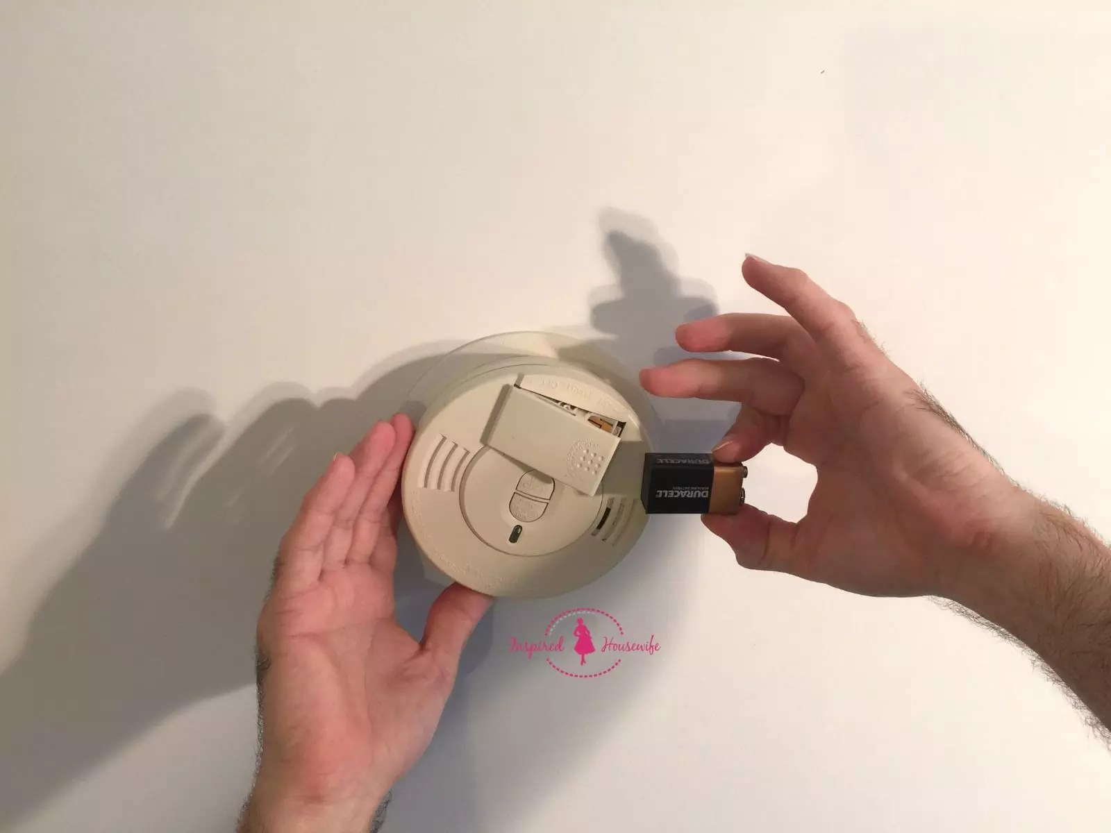 How to Easily Stop Smoke Detector Beeping or Chirping