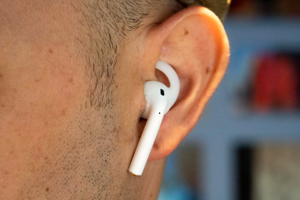 How Do I Keep My Apple Earbuds From Falling Out Apple Poster