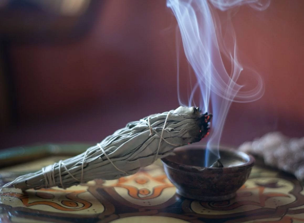 How To Sage A House For Spirits Best Ideas 2021
