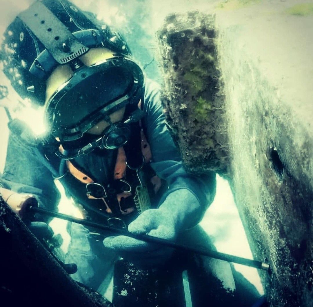 Pin by John T Reminger on commercial divinq Underwater